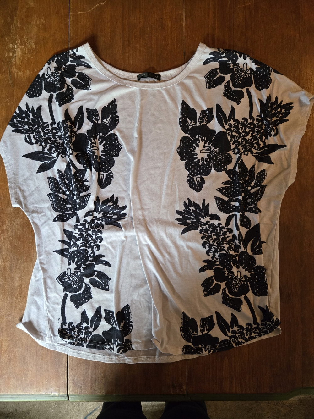 Women's White Floral Print Short Sleeve Top
